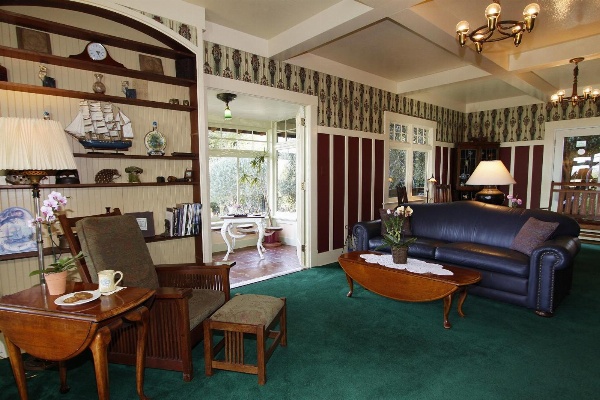 The Jabberwock Bed & Breakfast Main image